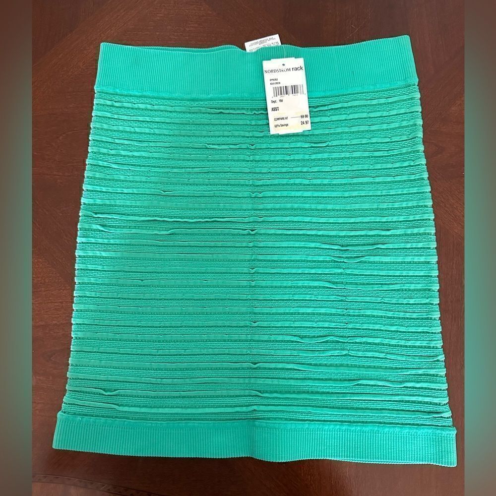 BCBGENERATION Girls bodycon stretchy mini green skirt size Large NWT